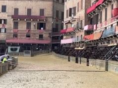 Palio di Siena. Il rischio pioggia tiene la città con il fiato sospeso