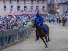 Palio di Siena, vince il Nicchio. Dopo 28 anni la vittoria torna nei Pispini Tittia su Anda e Bola