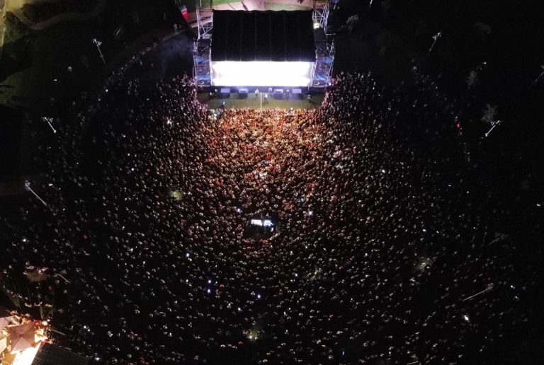 Marenia, grandi concerti gratuiti nelle piazze di Tirrenia e Marina. Sul palco Serena Brancale, Alex Britti, Gaia e Bambole di Pezza
