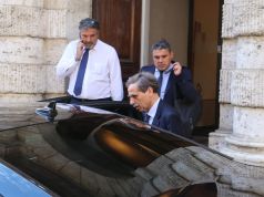 Mps, mosse della disperazione o lucida follia? Le palle ancora in movimento