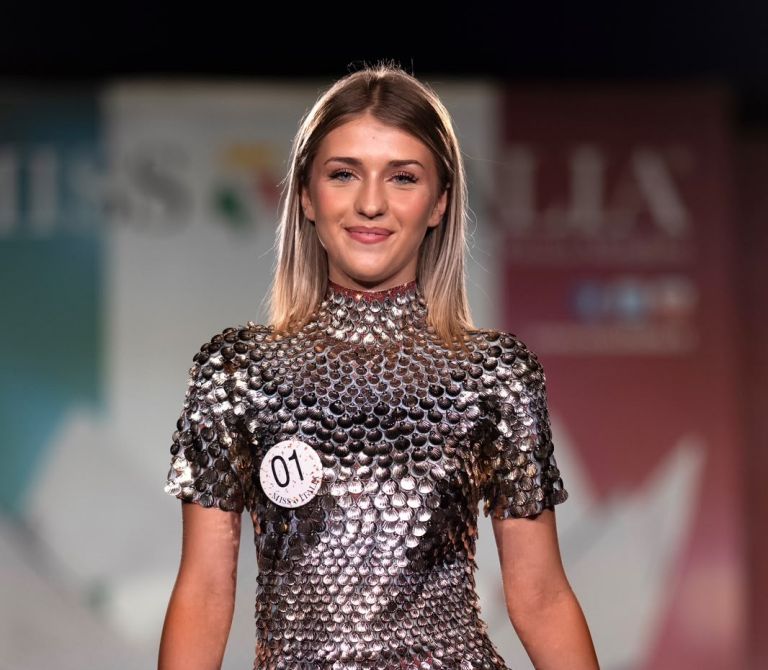 Bullismo. Dalla baby gang al volontariato. La rinascita di Elisa che ora sogna Miss Italia