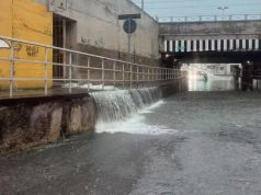 Maltempo senza freni sulla Toscana: allagata Empoli, disagi sulla costa