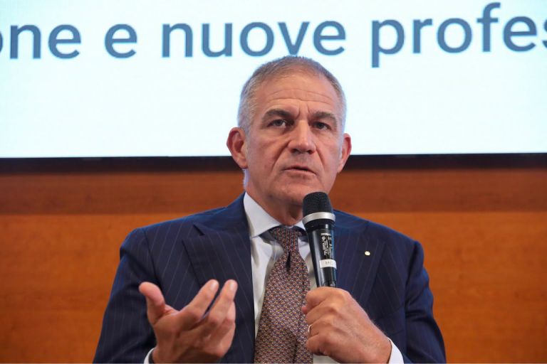 Leonardo pensa sempre più in grande: opportunità per la Toscana. Macrì: “Servono aziende pronte a stare al passo”