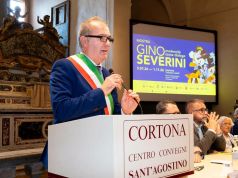 A volto scoperto negli uffici comunali, a Cortona ordinanza antiburqa: il sindaco nega discriminazioni, plauso dai vannacciani