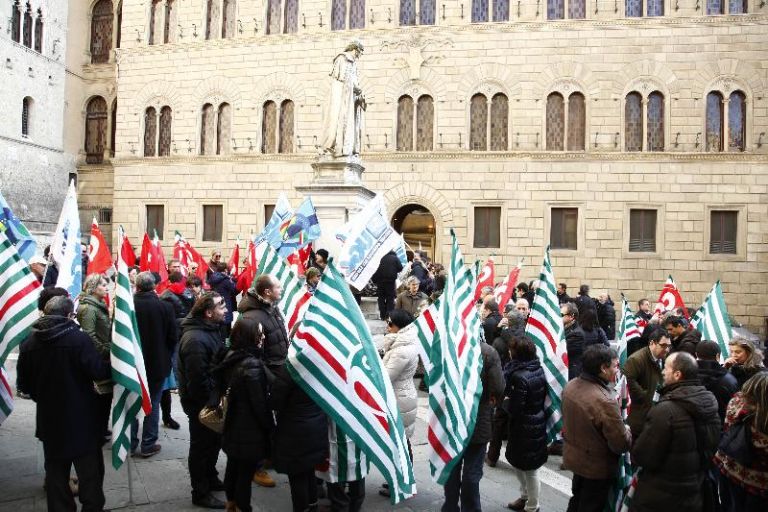 Mps, sindacati uniti per l’integrità della banca. “No a smembramento”