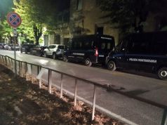 Pisa, rivolta in carcere: la protesta per le microspie e la tensione all’esterno