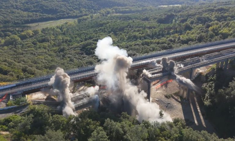 Un passo in avanti per la Siena-Grosseto: abbattuto il viadotto Calcinaia