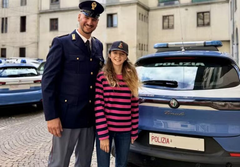 Rischia di soffocare, bambina salvata da un agente di polizia fuori servizio
