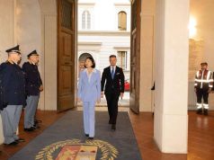 La prima volta di un questore donna a Firenze. Rosaria Amato si presenta alla città: “La sicurezza si costruisce con la comunità” Il nuovo questore di Firenze