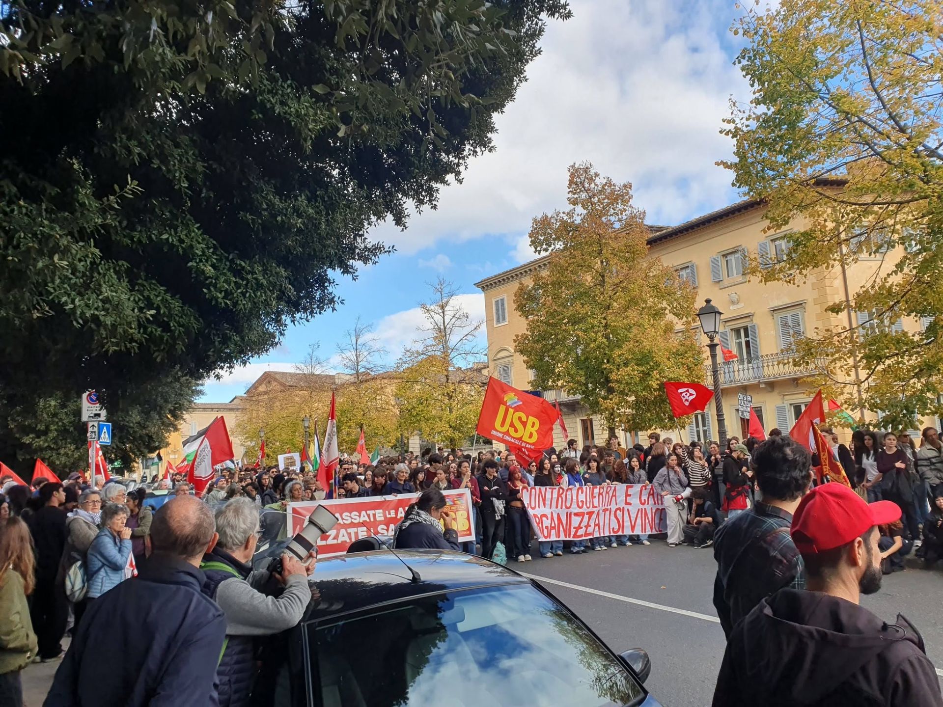 Sciopero generale Manifestanti a Siena per lo sciopero