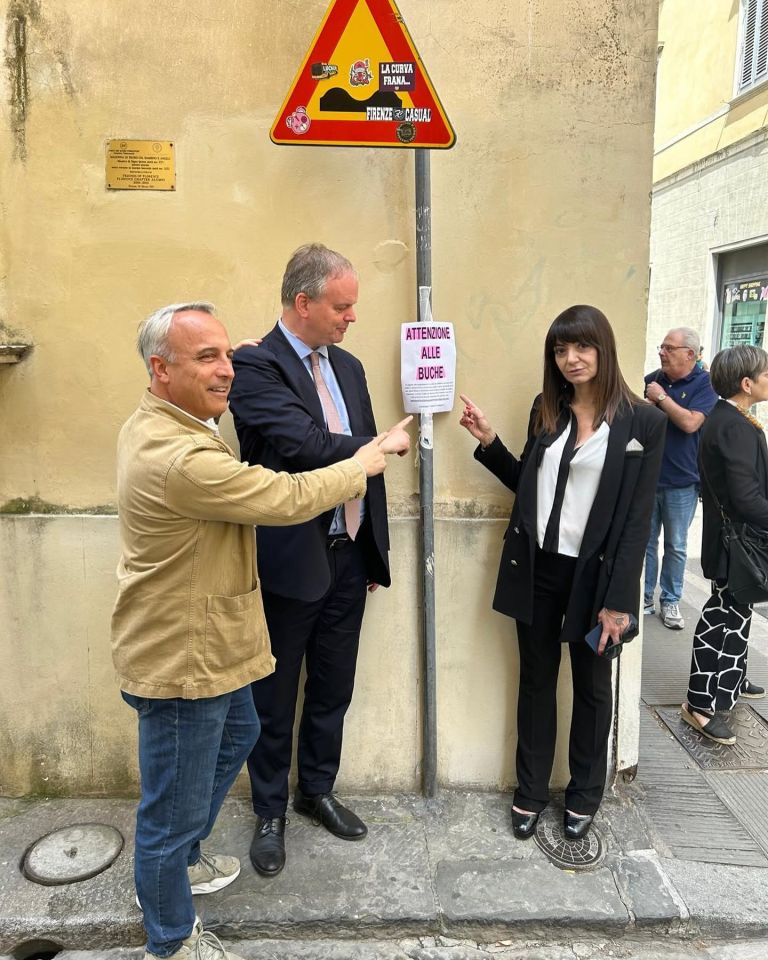 Convegno sulle Cer, tutti relatori uomini. La protesta di un’imprenditrice: “Possibile che non ci sia neppure una donna competente?”
