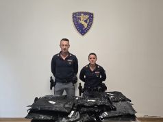 Droga in A1, trasportava 14 chili di marijuana nel bagagliaio: arrestato dalla Polizia